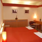 Maria Otel