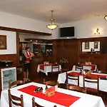 Maria 3*